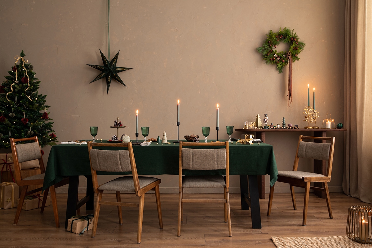 Decoração da Casa para o Natal e Ano Novo utilizando tons de verde e dourado